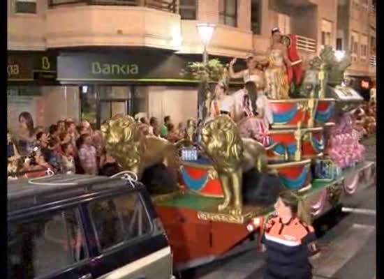 Desfile del Verano 2014, con una representación de las fiestas  locales